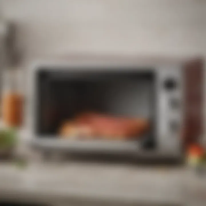 Infographic showing tips for using a microwave bacon cooker effectively